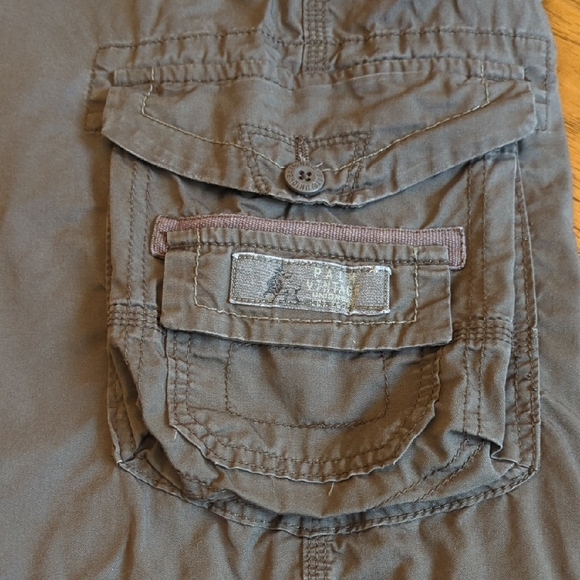 UNIONBAY Men's Dark Brown Cargo Shorts - Picture 5 of 8